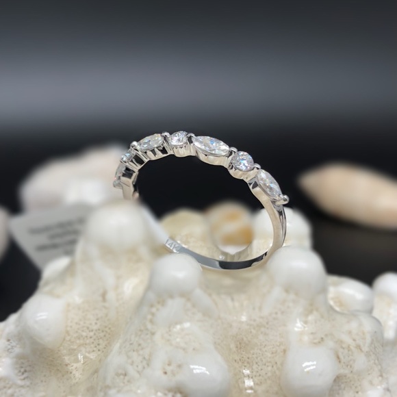 14k moissanite ring set with certificate - Picture 7 of 17